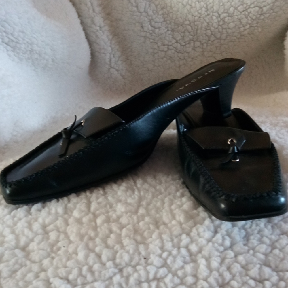 Black mule